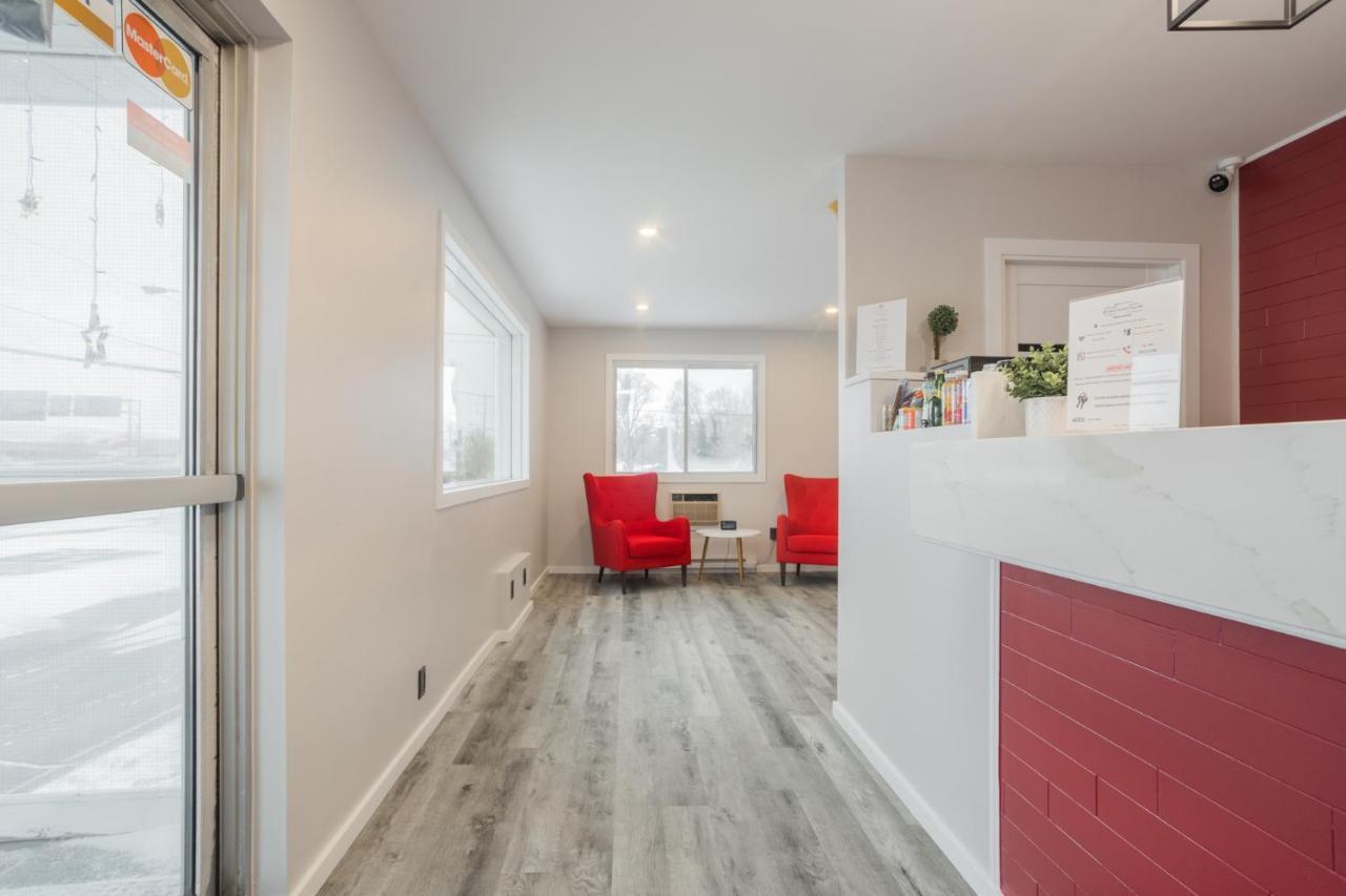 Motel Champlain Бросард Екстериор снимка