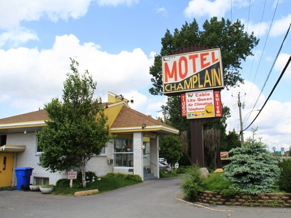 Motel Champlain Бросард Екстериор снимка